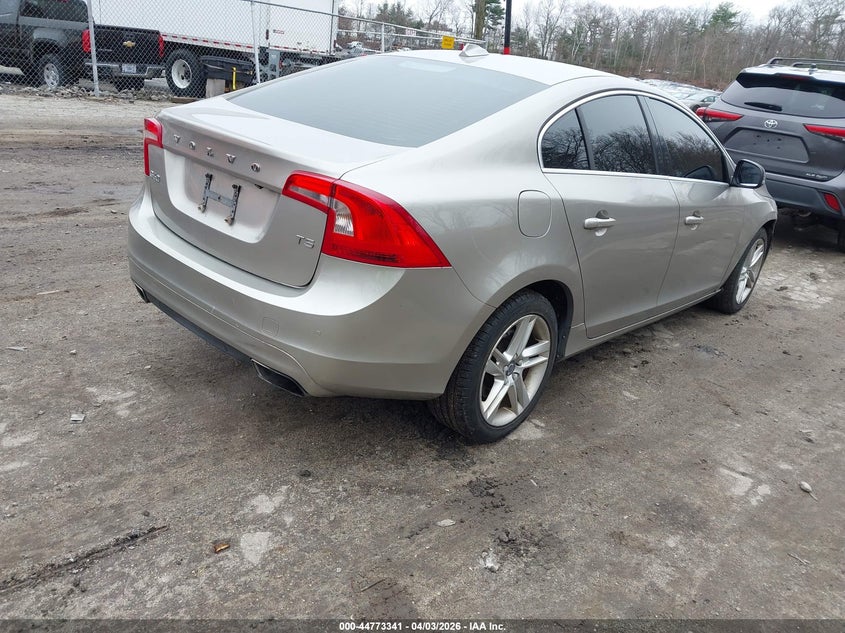 2015 Volvo S60 VIN YV126MFK2F1361153 IAAI salvage auction — RIGHT FRONT, Salvage (Rhode Island), sold $1,200 on 2026-08-14 (photo 4)