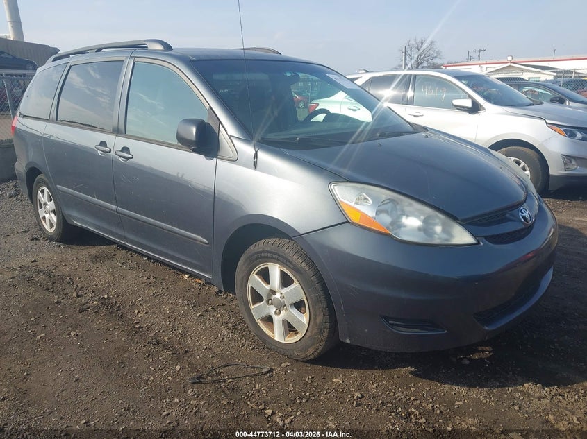 2009 Toyota Sienna VIN 5TDZK23C69S233913 IAAI salvage auction — FRONT END, Salvage (Texas), sold $800 on 2026-07-29 (photo 1)
