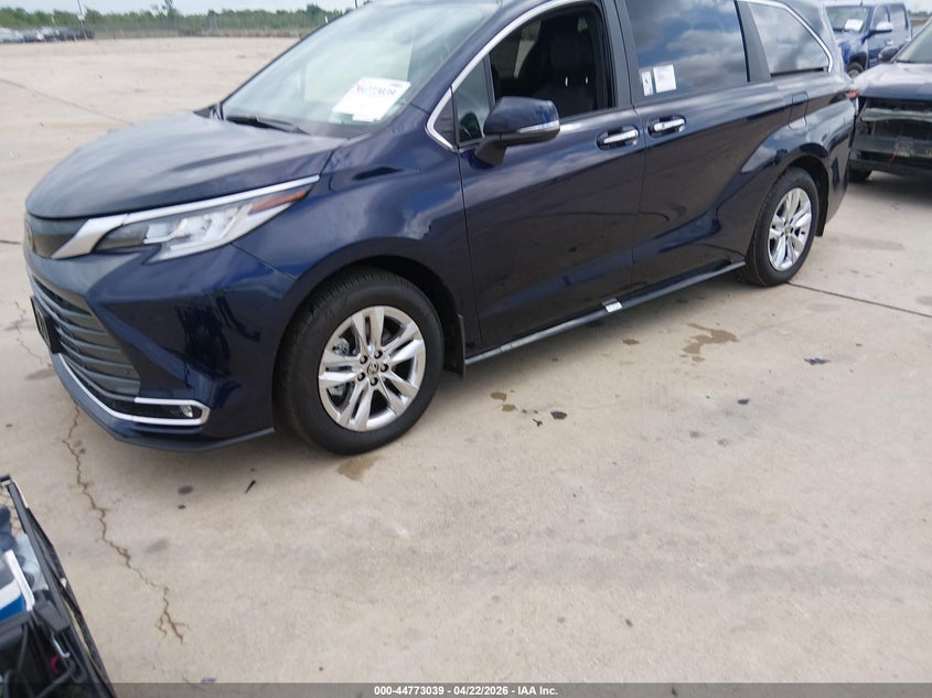 2026 Toyota Sienna VIN 5TDZRKEC1TS301728 IAAI salvage auction — REAR END, Wait Title, sold $26,150 on 2026-07-17 (photo 2)