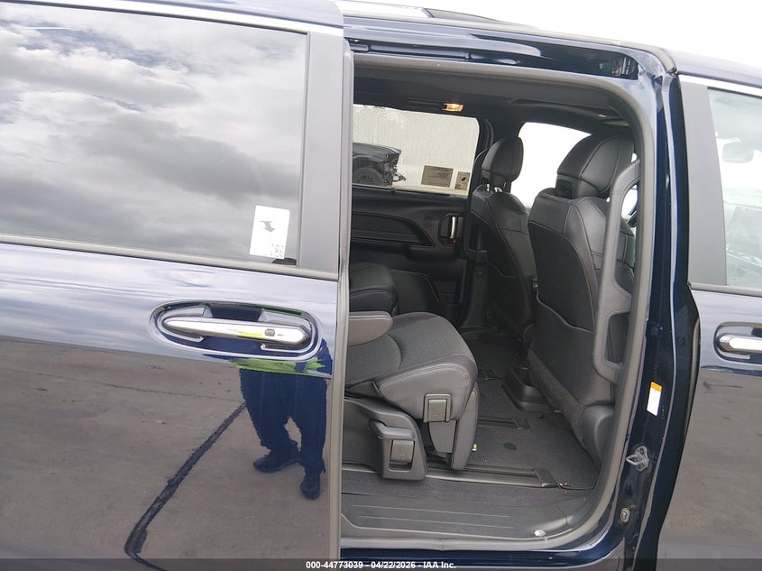 2026 Toyota Sienna VIN 5TDZRKEC1TS301728 IAAI salvage auction — REAR END, Wait Title, sold $26,150 on 2026-07-17 (photo 8)