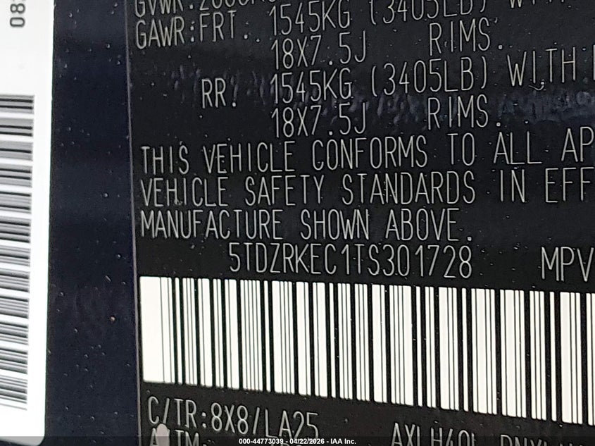 2026 Toyota Sienna VIN 5TDZRKEC1TS301728 IAAI salvage auction — REAR END, Wait Title, sold $26,150 on 2026-07-17 (photo 9)