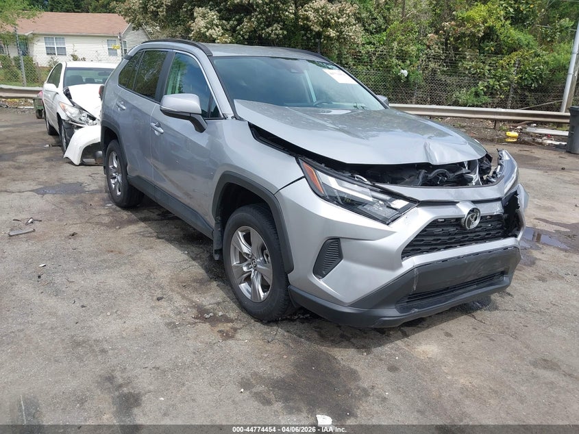 2024 Toyota Rav4 VIN 2T3W1RFV5RC282354 — IAAI salvage auction photo