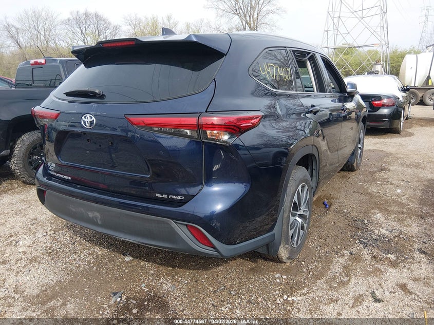 2021 Toyota Highlander VIN 5TDGZRBH8MS076063 IAAI salvage auction — THEFT, Clear (Illinois), sold $25,700 on 2026-08-01 (photo 4)