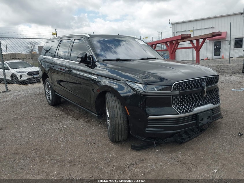 2025 Lincoln Navigator VIN 5LMJJ3LG2SEL01069 IAAI salvage auction — LEFT FRONT, Salvage Title, sold $36,225 on 2026-07-20 (photo 1)