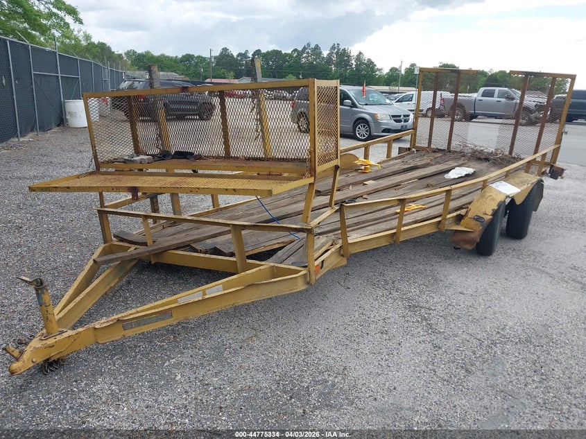2007 Trailer 20 foot VIN 4M8US16267D000906 IAAI salvage auction — SIDE, Bos Undocumented Trailer (South Carolina), sold $25 on 2026-07-08 (photo 2)
