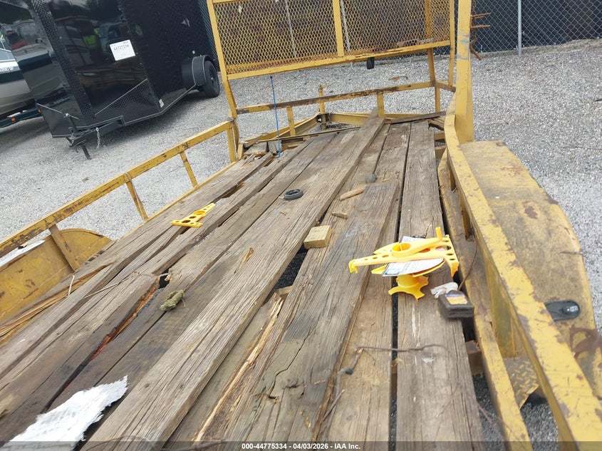 2007 Trailer 20 foot VIN 4M8US16267D000906 IAAI salvage auction — SIDE, Bos Undocumented Trailer (South Carolina), sold $25 on 2026-07-08 (photo 5)