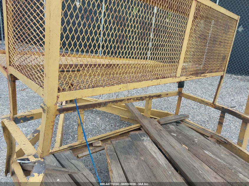 2007 Trailer 20 foot VIN 4M8US16267D000906 IAAI salvage auction — SIDE, Bos Undocumented Trailer (South Carolina), sold $25 on 2026-07-08 (photo 7)