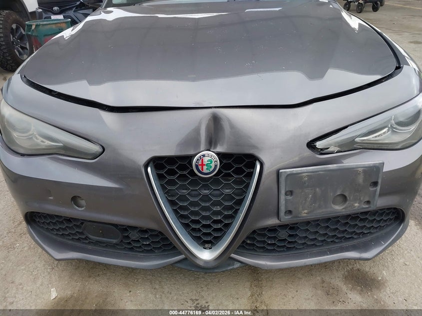 2017 Alfa romeo Giulia VIN ZARFAECN6H7557466 IAAI salvage auction — FRONT END, Wait Title, sold $25 on 2026-07-22 (photo 6)