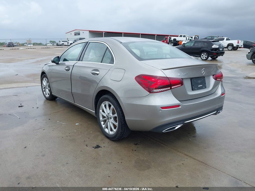 2021 Mercedes-benz A-klasse VIN W1K3G4EB1MJ285954 IAAI salvage auction — WATER/FLOOD, Salvage (Texas), sold $4,300 on 2026-07-24 (photo 3)