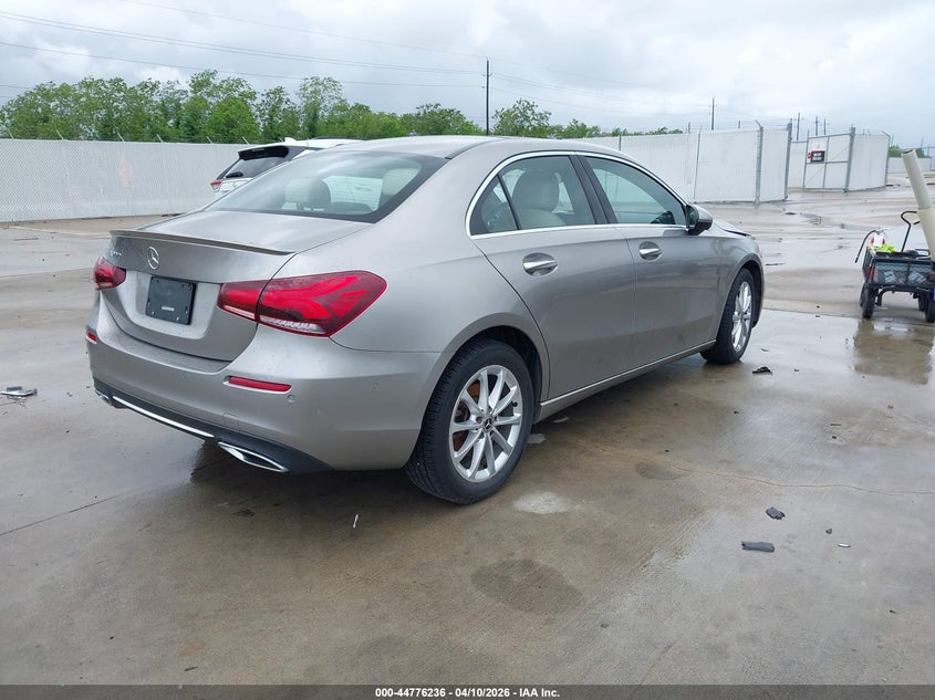 2021 Mercedes-benz A-klasse VIN W1K3G4EB1MJ285954 IAAI salvage auction — WATER/FLOOD, Salvage (Texas), sold $4,300 on 2026-07-24 (photo 4)