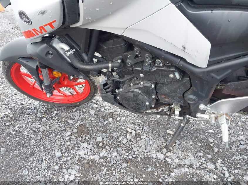 2020 Yamaha Mt-03 VIN MH3RH20Y1LK001282 IAAI salvage auction — FRONT END, Mv-907A (New York), sold $975 on 2026-07-14 (photo 9)