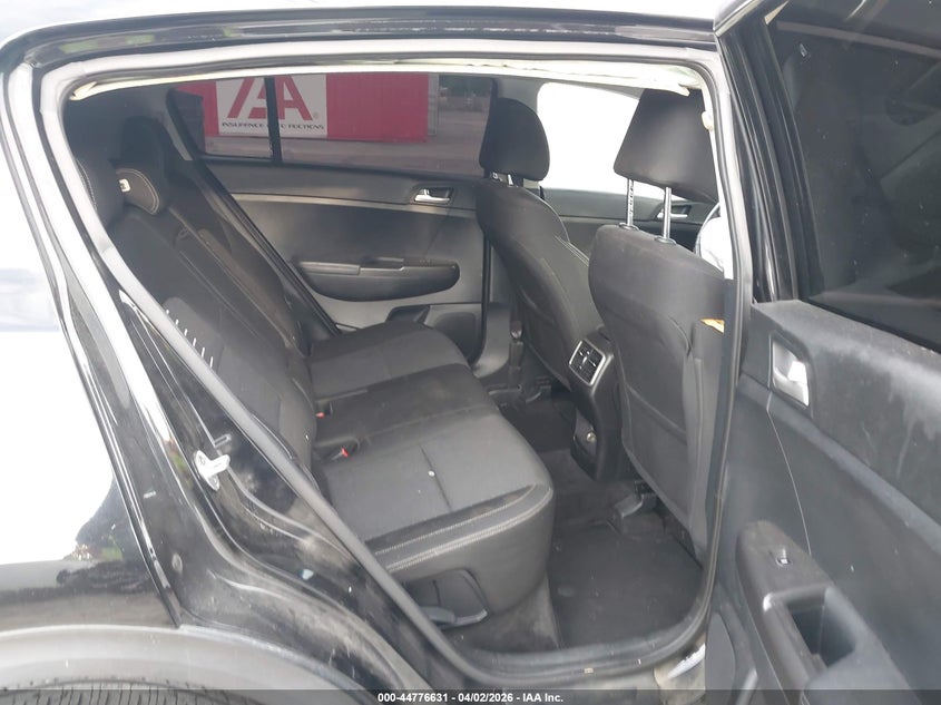 2018 Kia Sportage VIN KNDPM3AC7J7337156 IAAI salvage auction — SIDE, Wait Title, sold $2,050 on 2026-07-12 (photo 8)