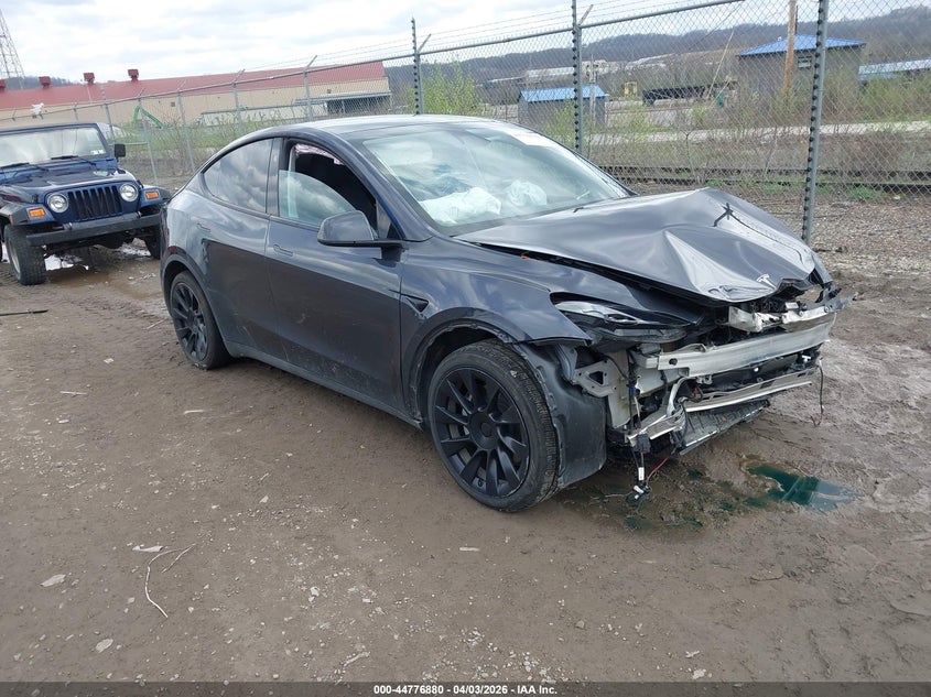 2025 Tesla Model y VIN 7SAYGAEE1SF300193 IAAI salvage auction — FRONT END, Wait Title, sold $8,800 on 2026-07-23 (photo 1)