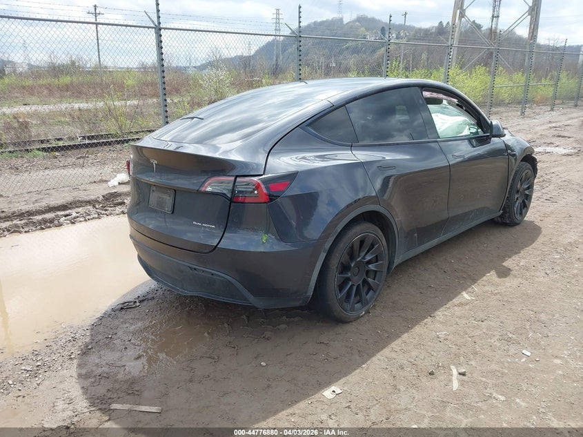 2025 Tesla Model y VIN 7SAYGAEE1SF300193 IAAI salvage auction — FRONT END, Wait Title, sold $8,800 on 2026-07-23 (photo 4)