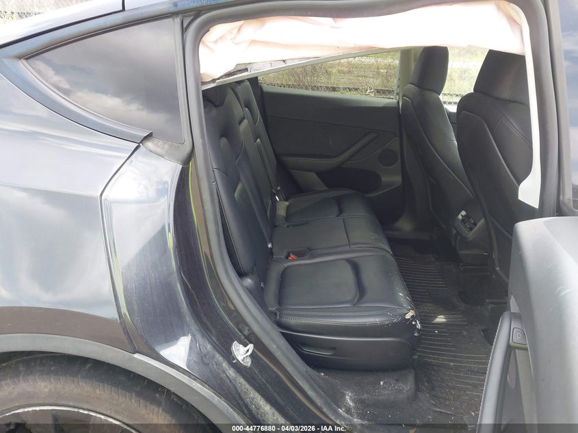 2025 Tesla Model y VIN 7SAYGAEE1SF300193 IAAI salvage auction — FRONT END, Wait Title, sold $8,800 on 2026-07-23 (photo 8)