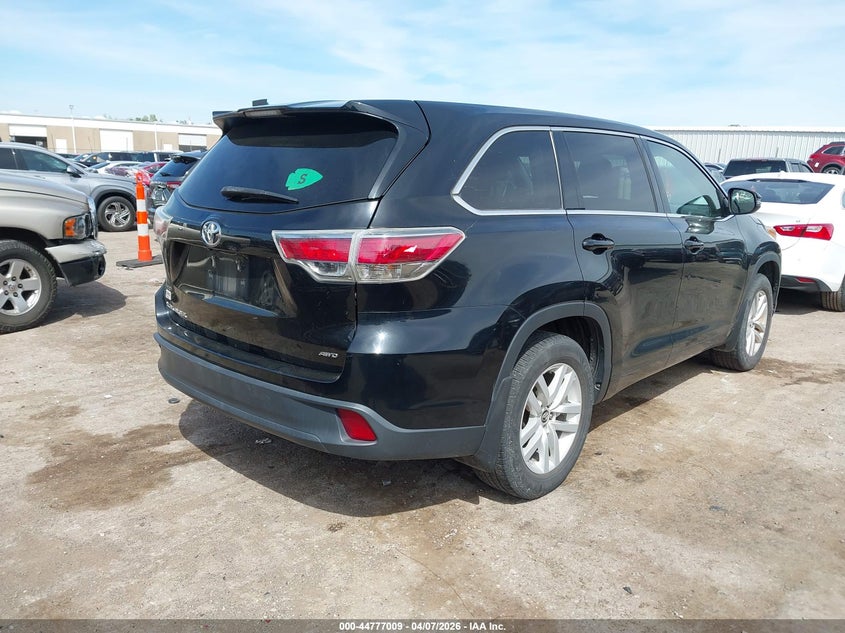 2016 Toyota Highlander VIN 5TDBKRFH3GS259173 IAAI salvage auction — LEFT SIDE, Clear (Oklahoma), sold $3,700 on 2026-07-29 (photo 4)
