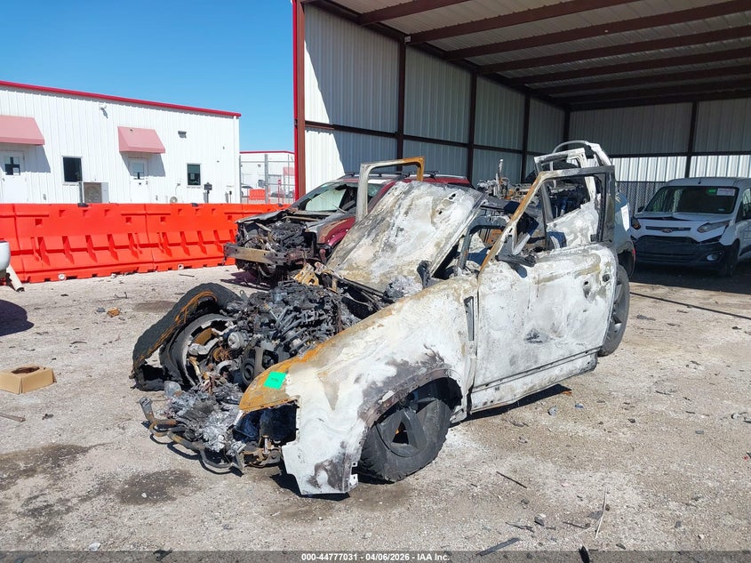 2022 Land rover Defender VIN SALEK7RX5N2098729 IAAI salvage auction — Burn Engine, Non-Repairable (Texas), sold $25 on 2026-07-21 (photo 2)