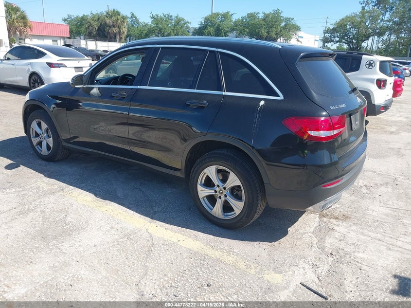 2017 Mercedes-benz Glc VIN WDC0G4KB7HF262277 IAAI salvage auction — RIGHT FRONT, Wait Title, sold $5,900 on 2026-07-29 (photo 3)