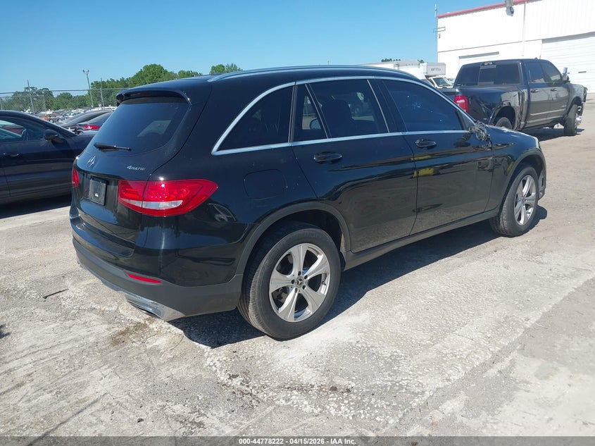 2017 Mercedes-benz Glc VIN WDC0G4KB7HF262277 IAAI salvage auction — RIGHT FRONT, Wait Title, sold $5,900 on 2026-07-29 (photo 4)