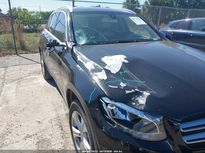 2017 Mercedes-benz Glc VIN WDC0G4KB7HF262277 IAAI salvage auction — RIGHT FRONT, Wait Title, sold $5,900 on 2026-07-29 (photo 6)