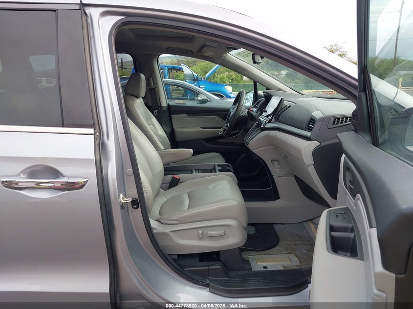 2019 Honda Odyssey VIN 5FNRL6H72KB107316 IAAI salvage auction — UNKNOWN, Salvage (Hawaii), sold $9,100 on 2026-07-24 (photo 5)
