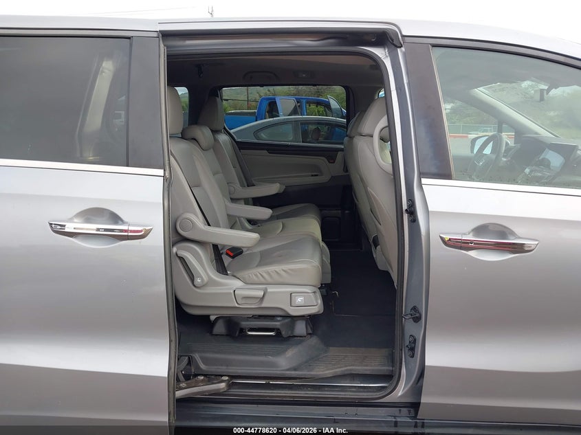 2019 Honda Odyssey VIN 5FNRL6H72KB107316 IAAI salvage auction — UNKNOWN, Salvage (Hawaii), sold $9,100 on 2026-07-24 (photo 8)