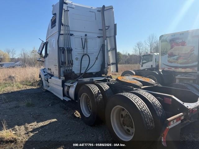 2013 Volvo VIN 4V4NC9EH1DN146713 IAAI salvage auction — RIGHT SIDE, Salvage (North Carolina), sold $900 on 2026-08-28 (photo 3)