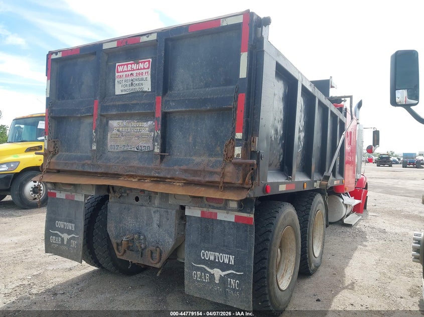 1995 Freightliner Conventional VIN 2FUY3EDB0SA459645 IAAI salvage auction — FRONT END, Salvage (Texas), sold $3,550 on 2026-07-07 (photo 4)