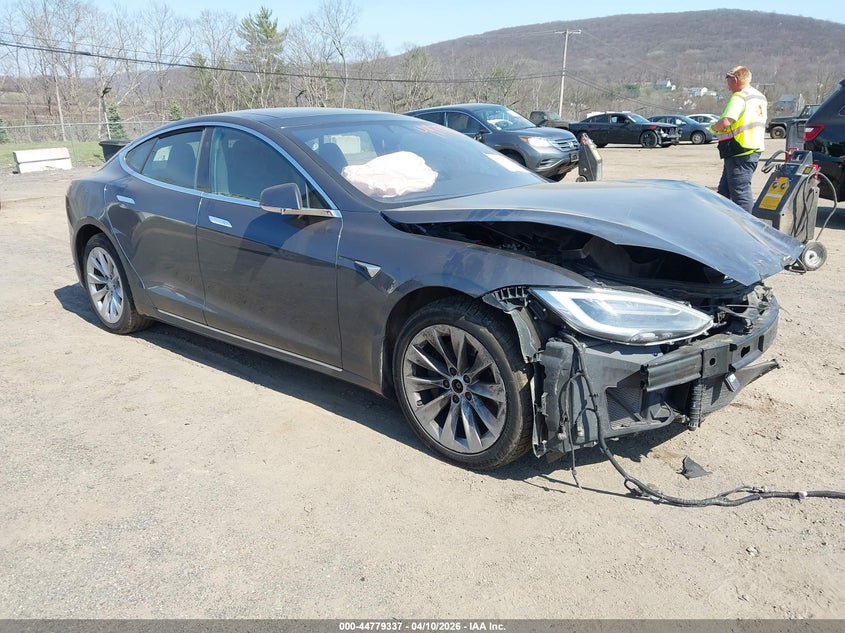 2018 Tesla Model s VIN 5YJSA1E21JF249576 IAAI salvage auction — FRONT END, Salvage Title, sold $3,700 on 2026-07-23 (photo 1)