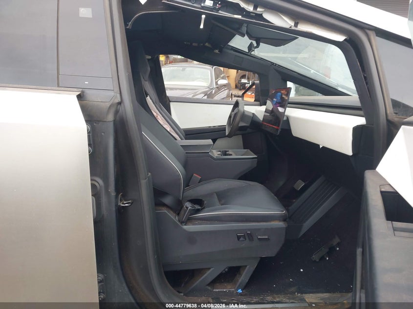 2024 Tesla Cybertruck VIN 7G2CEHED4RA049784 IAAI salvage auction — FRONT END, Salvage (Hawaii), sold $18,100 on 2026-08-18 (photo 5)
