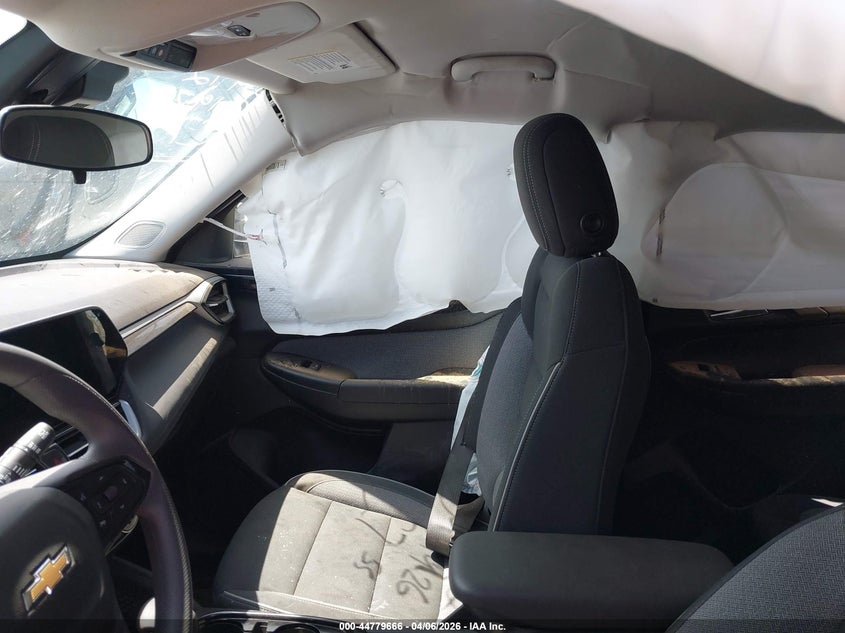 2026 Chevrolet Trailblazer VIN KL79MPSL4TB027543 IAAI salvage auction — RIGHT SIDE, Wait Title, sold $3,700 on 2026-07-21 (photo 5)