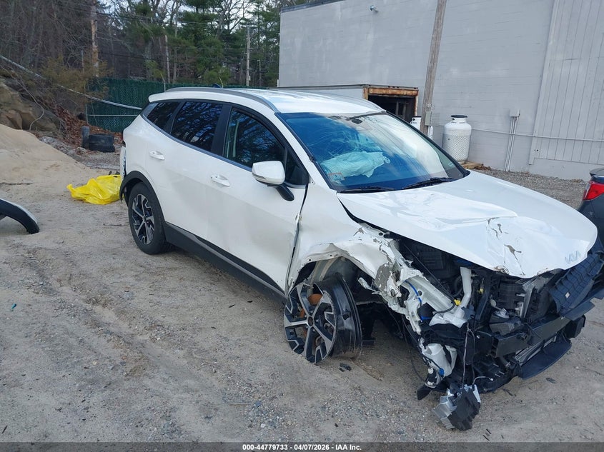 2023 Kia Sportage hybrid VIN KNDPVCAG3P7058103 IAAI salvage auction — FRONT END, Wait Title, sold $7,000 on 2026-07-28 (photo 1)