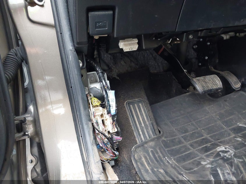 2015 Toyota Rav 4 VIN JTMDFREV3FD168595 IAAI salvage auction — ALL OVER, Clear (Missouri), sold $4,950 on 2026-07-21 (photo 6)