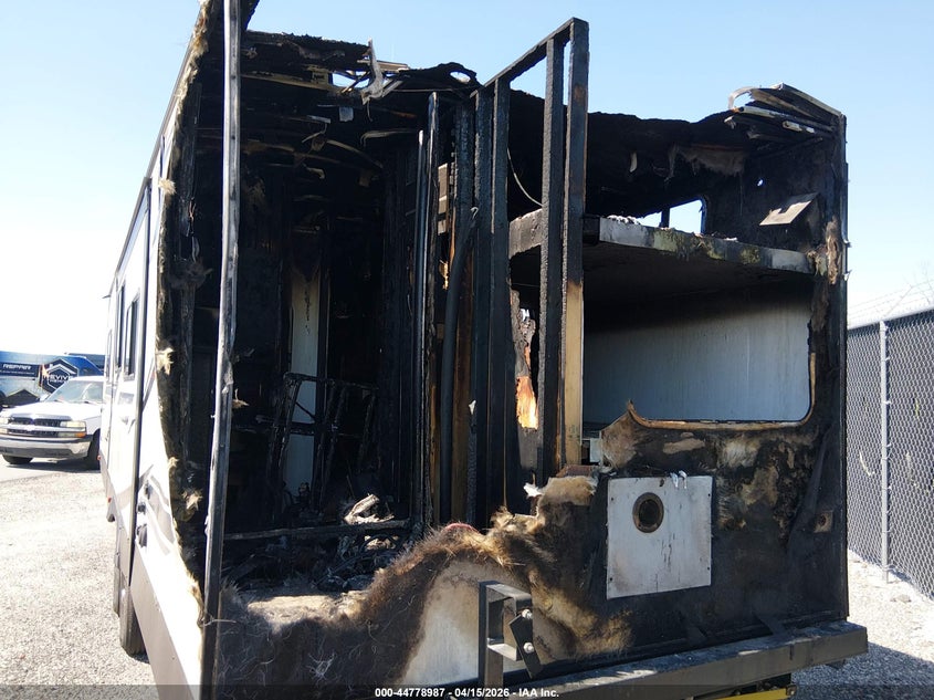 2022 Heartland Sundance VIN 5SFSB3328NE491085 IAAI salvage auction — Burn Interior, Salvage Non-Reb (South Carolina), sold $25 on 2026-07-09 (photo 6)