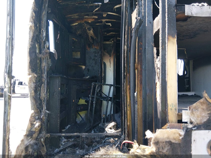 2022 Heartland Sundance VIN 5SFSB3328NE491085 IAAI salvage auction — Burn Interior, Salvage Non-Reb (South Carolina), sold $25 on 2026-07-09 (photo 8)