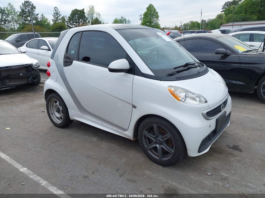 2015 Smart Fortwo VIN WMEEJ3BA1FK810634 IAAI salvage auction — NORMAL WEAR, Wait Title, sold $550 on 2026-07-13 (photo 1)