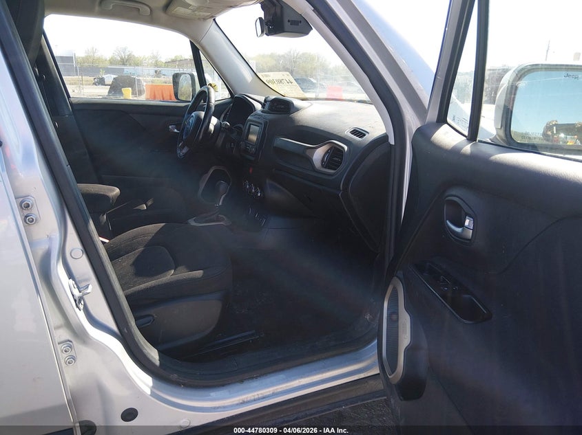 2017 Jeep Renegade VIN ZACCJBBB6HPE80040 IAAI salvage auction — RIGHT FRONT, Salvage (Illinois), sold $1,350 on 2026-07-07 (photo 5)