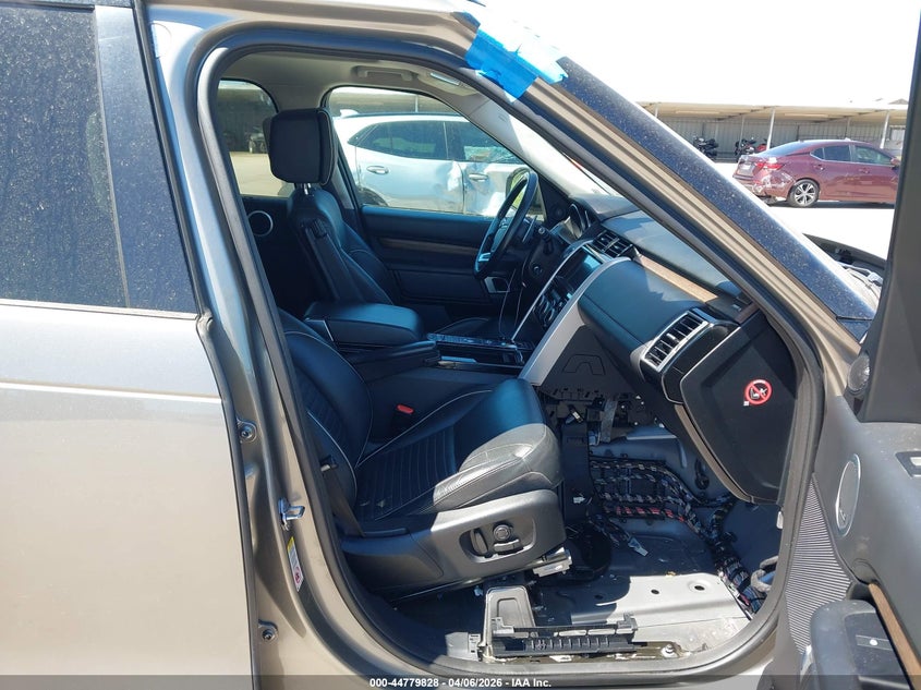 2017 Land rover Discovery VIN SALRHBBV4HA000232 IAAI salvage auction — WATER/FLOOD, Salvage Title, sold $5,450 on 2026-07-15 (photo 5)