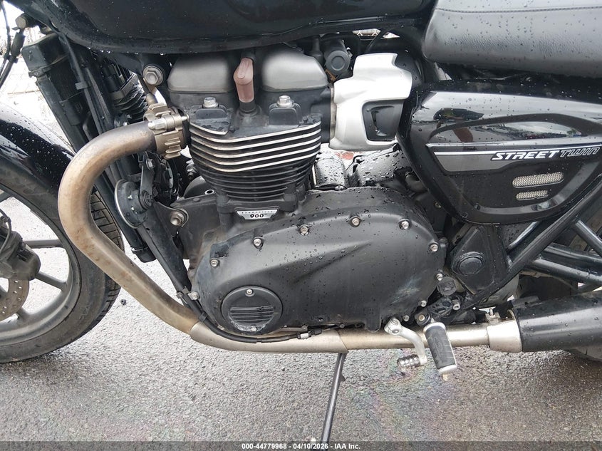 2022 Triumph motorcycle Street VIN SMTD31G77NTAF3799 IAAI salvage auction — FRONT & REAR, Salvage (Hawaii), sold $1,500 on 2026-07-07 (photo 9)