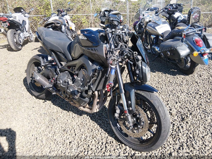 2016 Yamaha Fz VIN JYARN33E6GA010209 IAAI salvage auction — ROLLOVER, Salvage (Oregon), sold $2,325 on 2026-09-28 (photo 1)