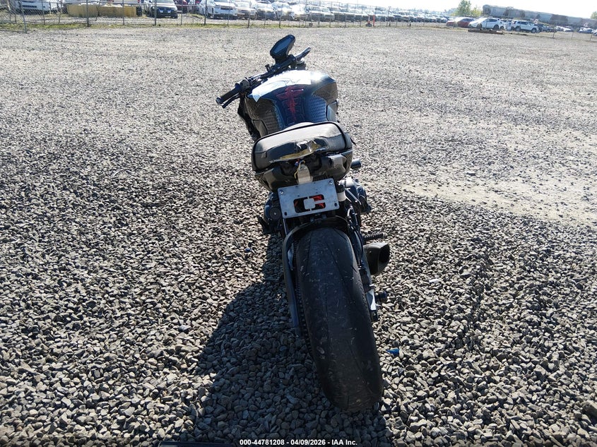 2016 Yamaha Fz VIN JYARN33E6GA010209 IAAI salvage auction — ROLLOVER, Salvage (Oregon), sold $2,325 on 2026-09-28 (photo 6)