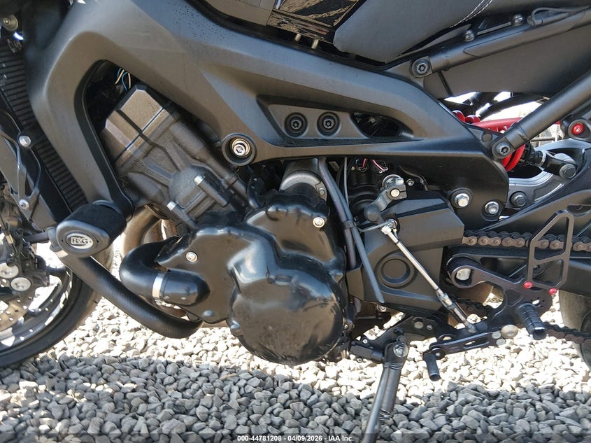 2016 Yamaha Fz VIN JYARN33E6GA010209 IAAI salvage auction — ROLLOVER, Salvage (Oregon), sold $2,325 on 2026-09-28 (photo 9)