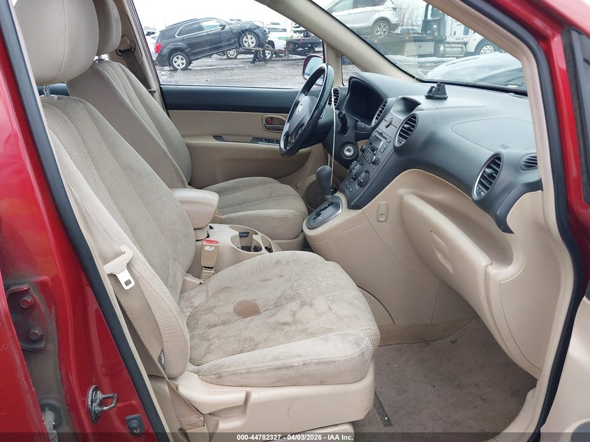2007 Kia Rondo VIN KNAFG526277044858 IAAI salvage auction — NORMAL WEAR, Clear (New York), sold $400 on 2026-07-29 (photo 5)