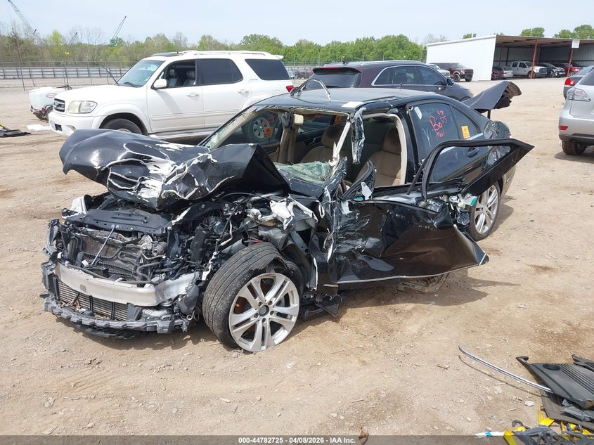 2012 Mercedes-benz VIN WDDGF4HB3CR237971 IAAI salvage auction — ALL OVER, Non-Repairable (Tennessee), sold $300 on 2026-07-22 (photo 2)