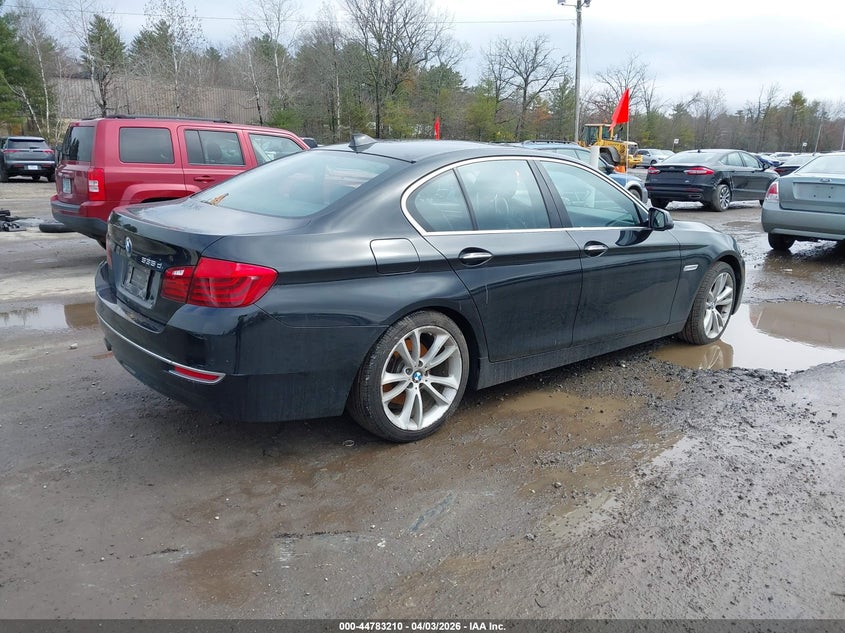 2014 BMW 5er VIN WBAFV3C55ED686232 IAAI salvage auction — RIGHT SIDE, Original (New Hampshire), sold $750 on 2026-07-08 (photo 4)