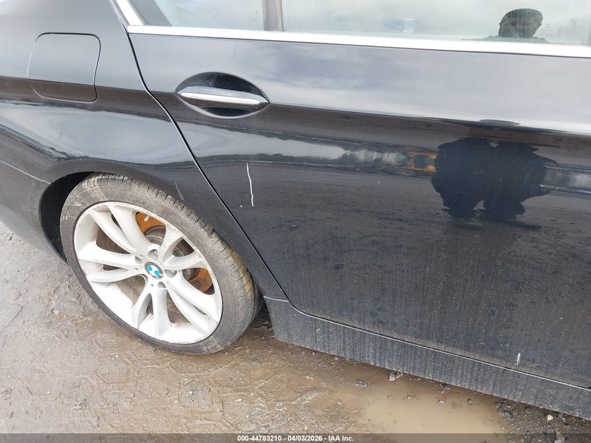 2014 BMW 5er VIN WBAFV3C55ED686232 IAAI salvage auction — RIGHT SIDE, Original (New Hampshire), sold $750 on 2026-07-08 (photo 6)