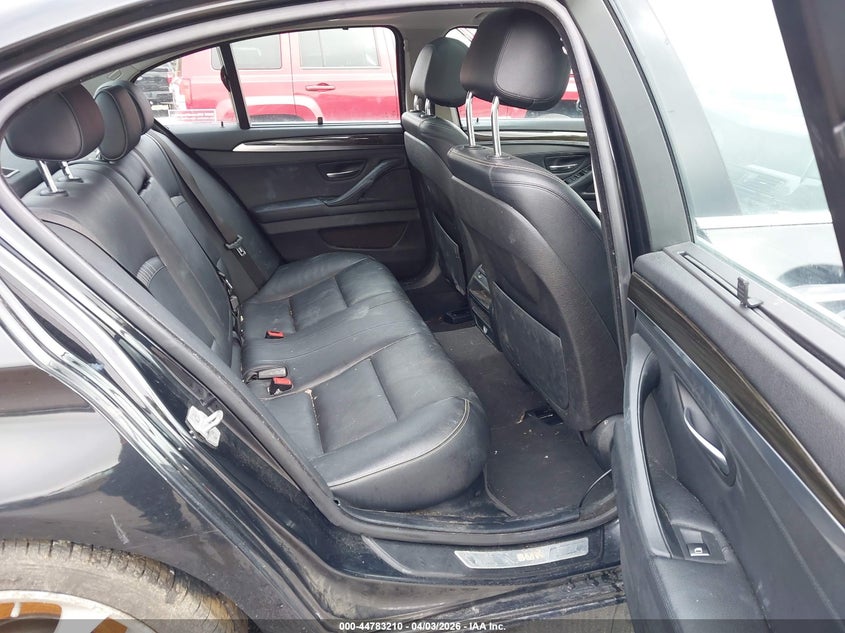 2014 BMW 5er VIN WBAFV3C55ED686232 IAAI salvage auction — RIGHT SIDE, Original (New Hampshire), sold $750 on 2026-07-08 (photo 8)