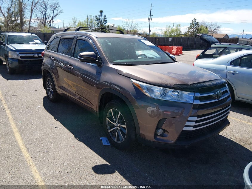 2017 Toyota Highlander VIN 5TDJZRFH4HS367780 IAAI salvage auction — TRANSMISSION, Salvage (Texas), sold $7,900 on 2026-07-14 (photo 1)