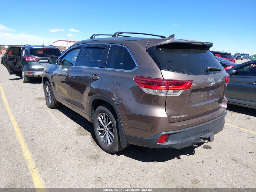 2017 Toyota Highlander VIN 5TDJZRFH4HS367780 IAAI salvage auction — TRANSMISSION, Salvage (Texas), sold $7,900 on 2026-07-14 (photo 3)