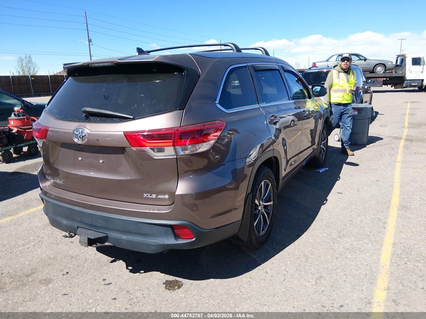 2017 Toyota Highlander VIN 5TDJZRFH4HS367780 IAAI salvage auction — TRANSMISSION, Salvage (Texas), sold $7,900 on 2026-07-14 (photo 4)